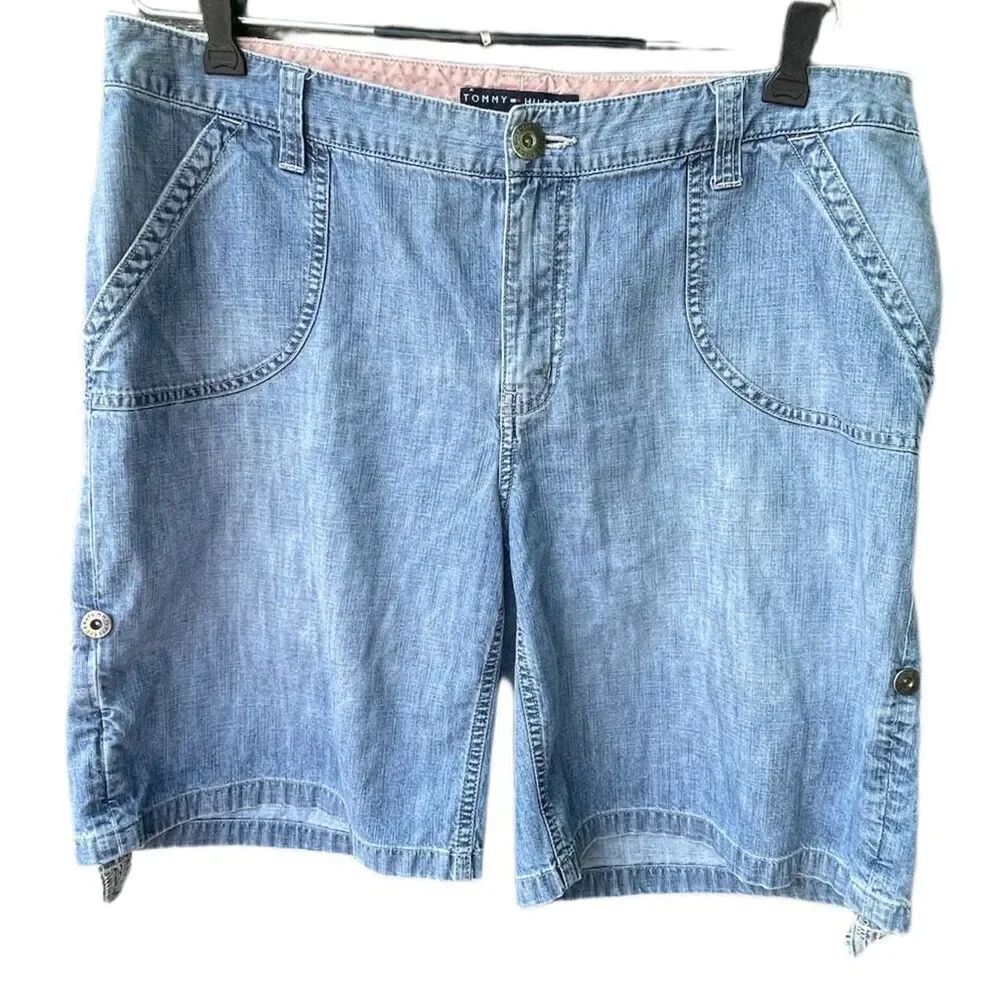 Tommy Hilfiger size 14 vintage 100% cotton shorts.